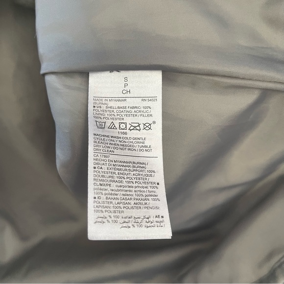 Old Navy Quilted Vest - Picture 4 of 4